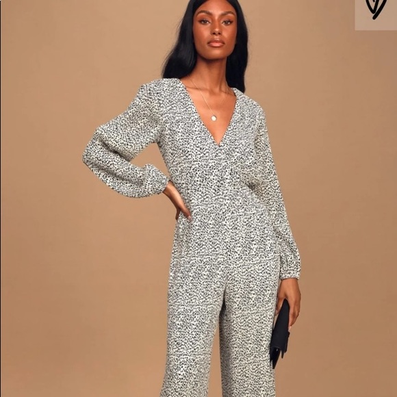 Lulu’s jumpsuit - Picture 6 of 9